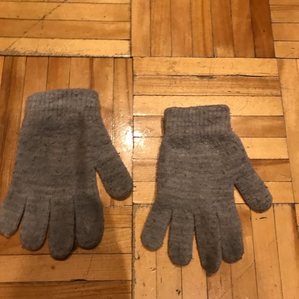 Free whit purchase Gray Knit Mittens with Touchscreen Compatibility​​​